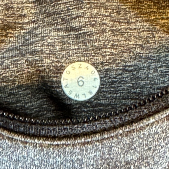 Lululemon Speed Up Tight Power Luxtreme Gray- Size 6 - Picture 3 of 3